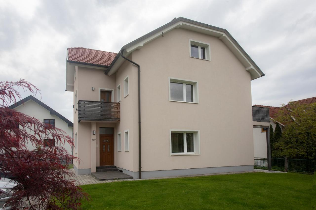 Apartment Rozalija Zirovnica Luaran gambar